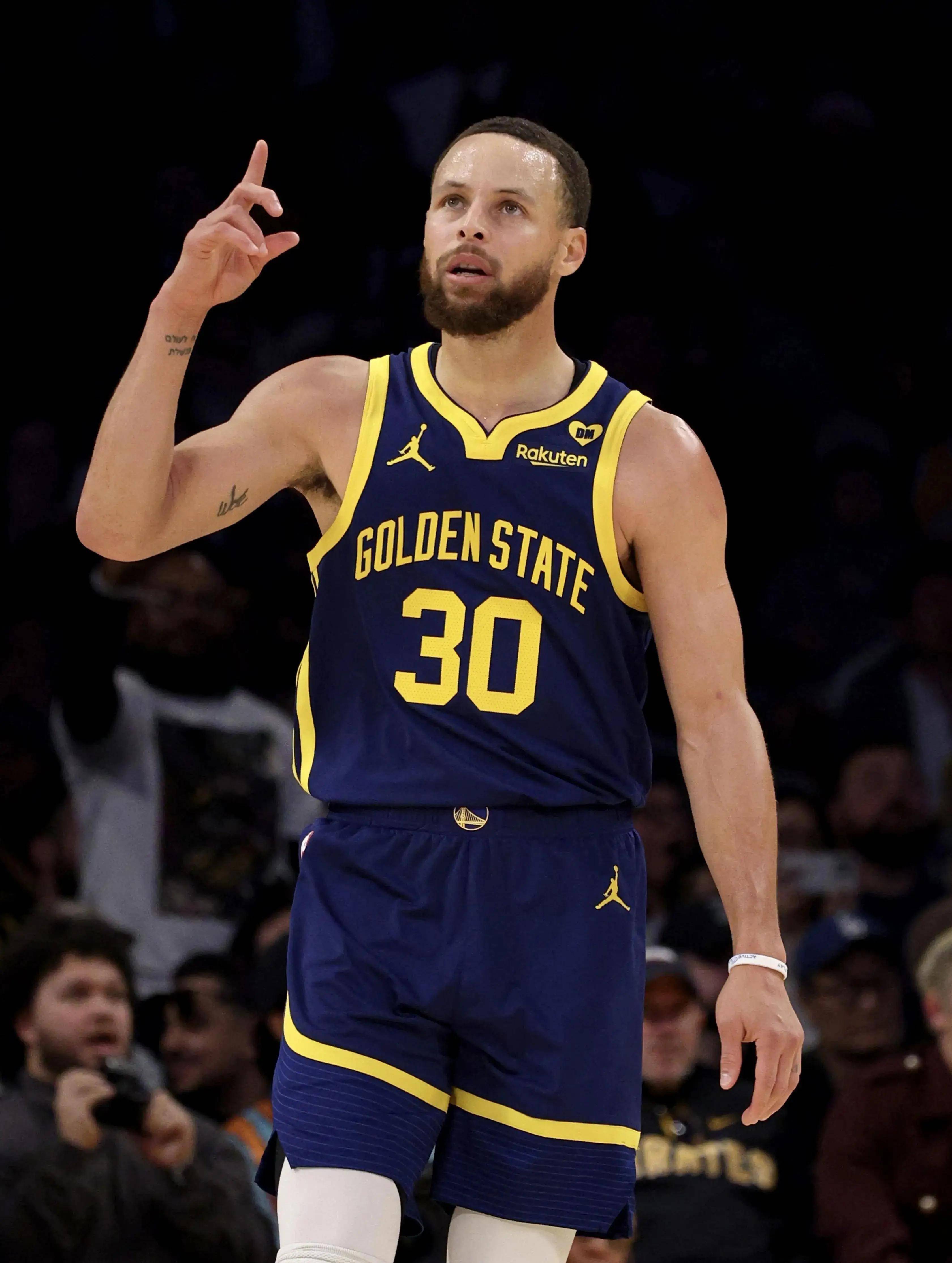 场馆外早早 场馆外早早