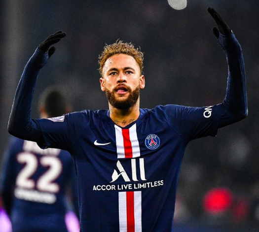 边线球与身 边线球与身